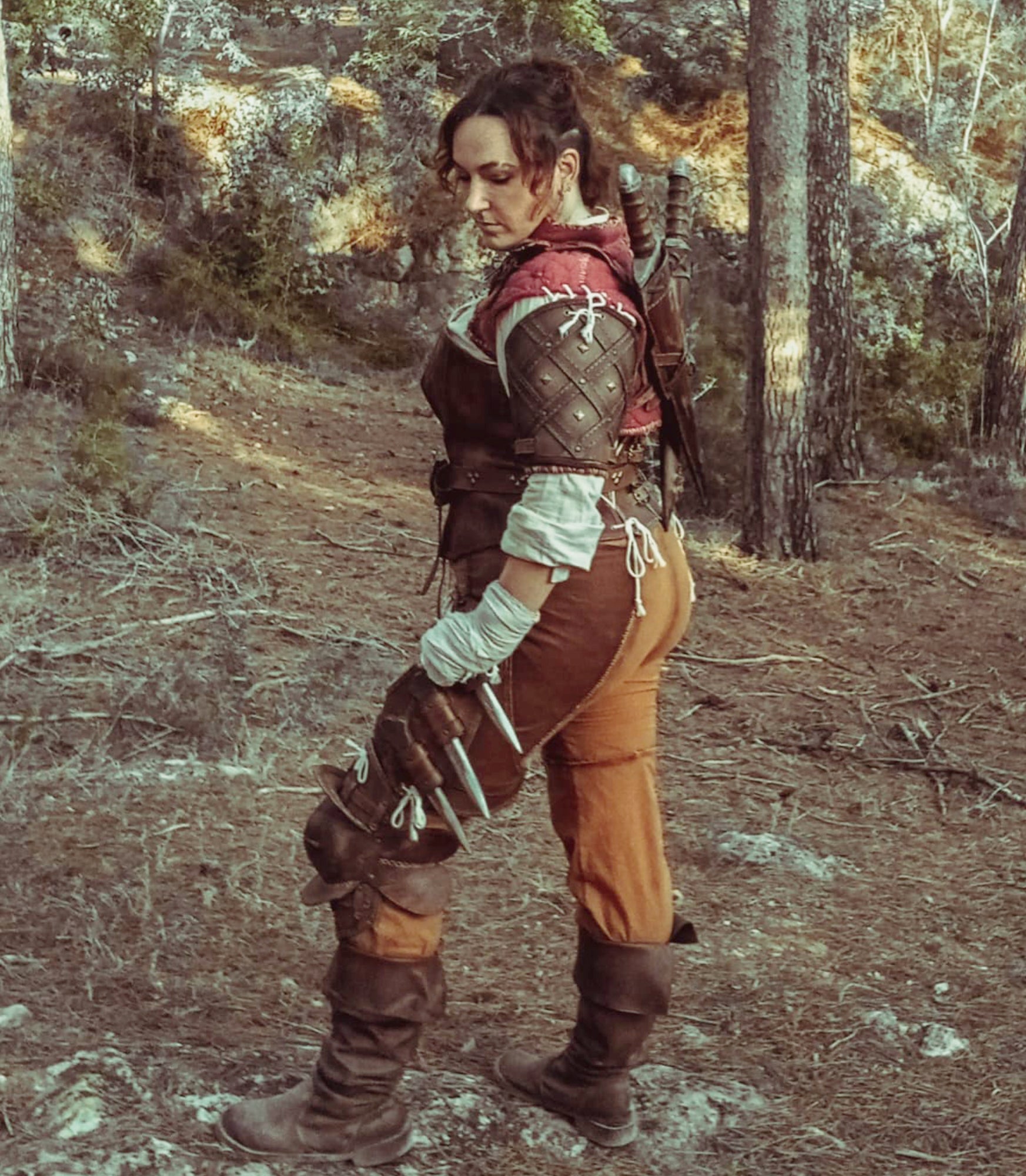 Knee armor leather pattern | LARP armor | DIY with instructions