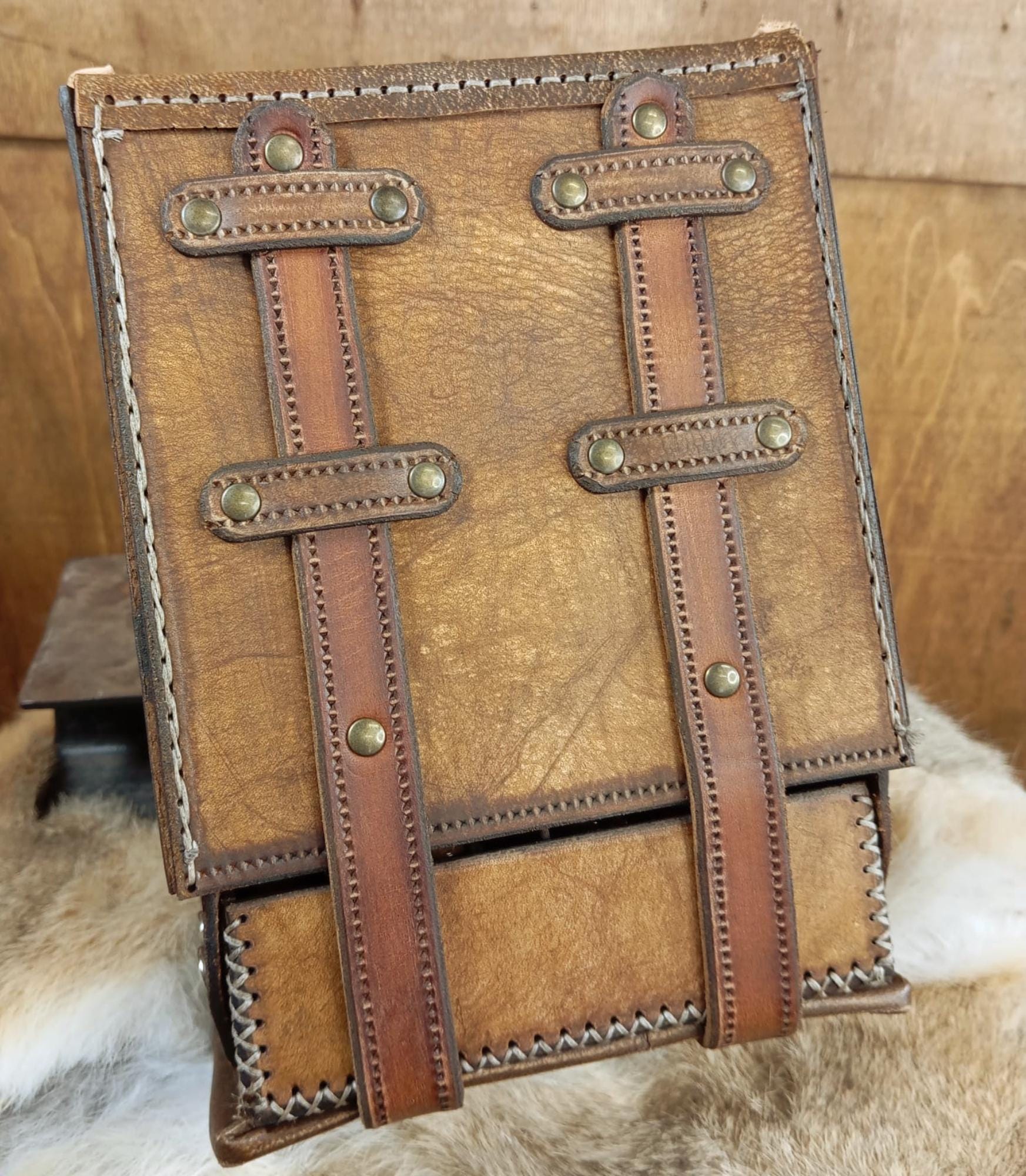 Leather potion bag | LARP alchemist | DIY instructions