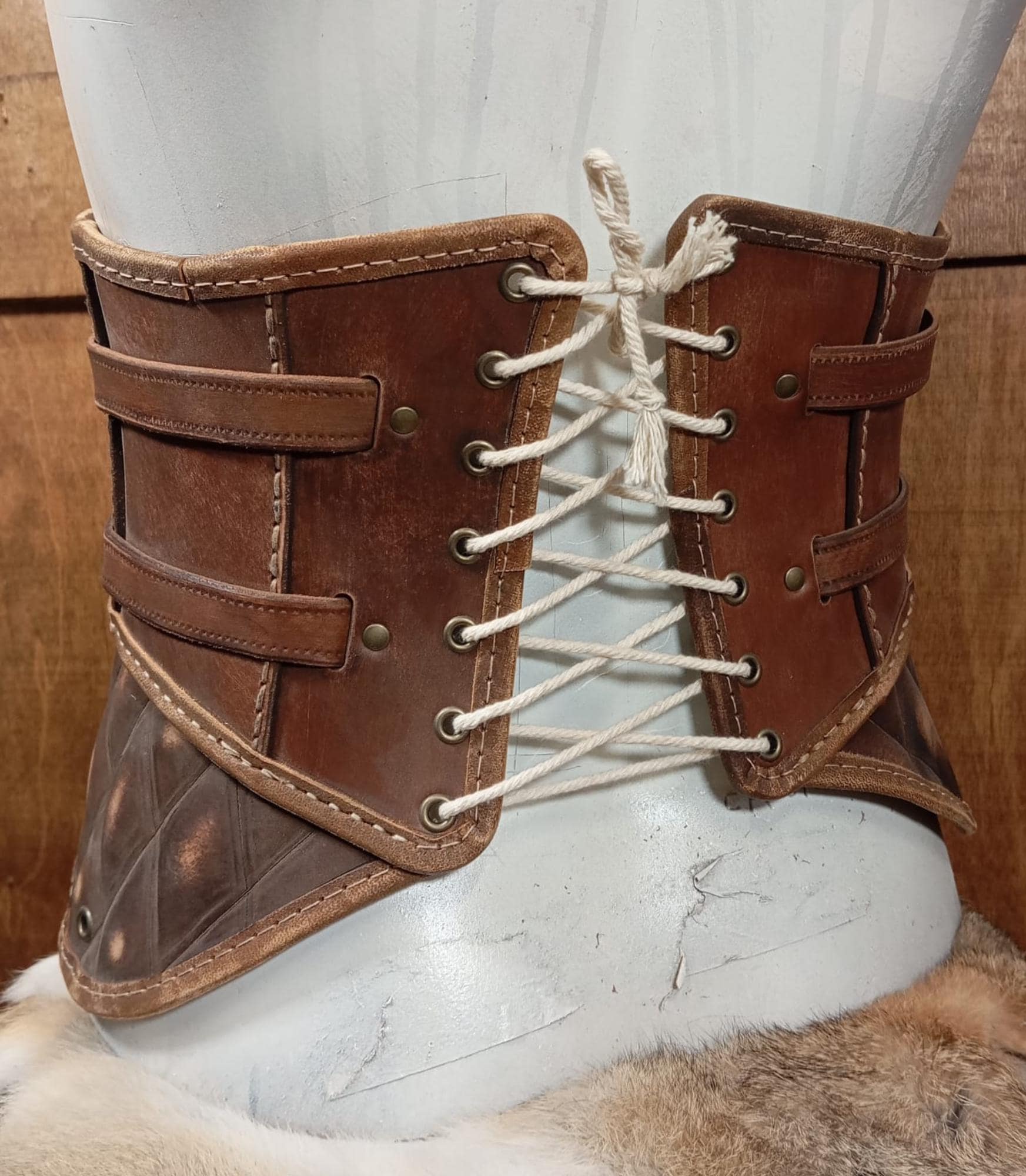 Kidney belt leather pattern | LARP female armor | DIY instructions