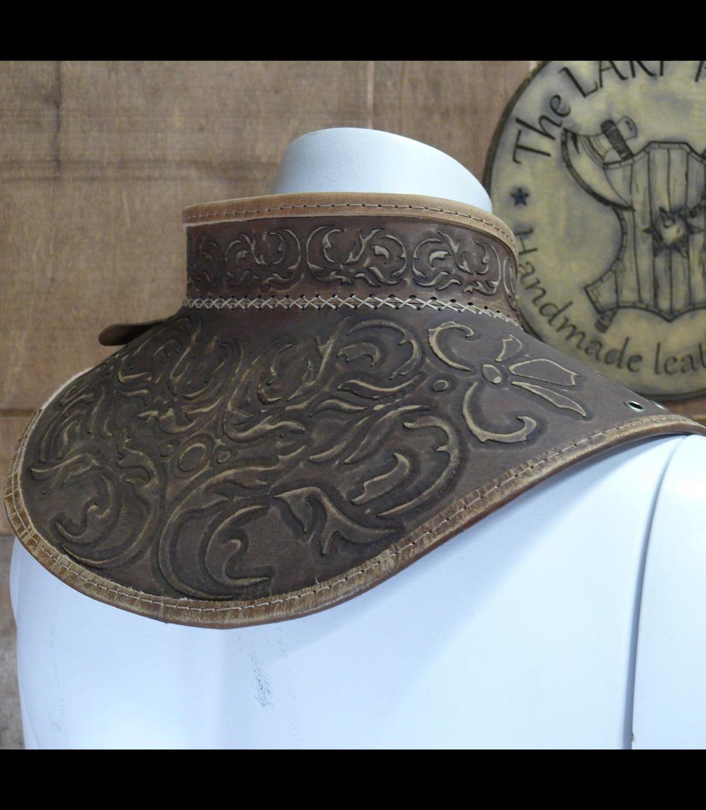 Gorget leather pattern | Steampunk musketeer | DIY Instructions