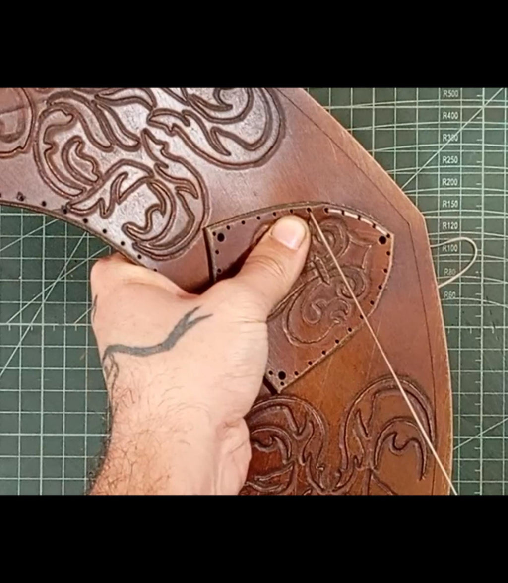 Gorget leather pattern | Steampunk musketeer | DIY Instructions