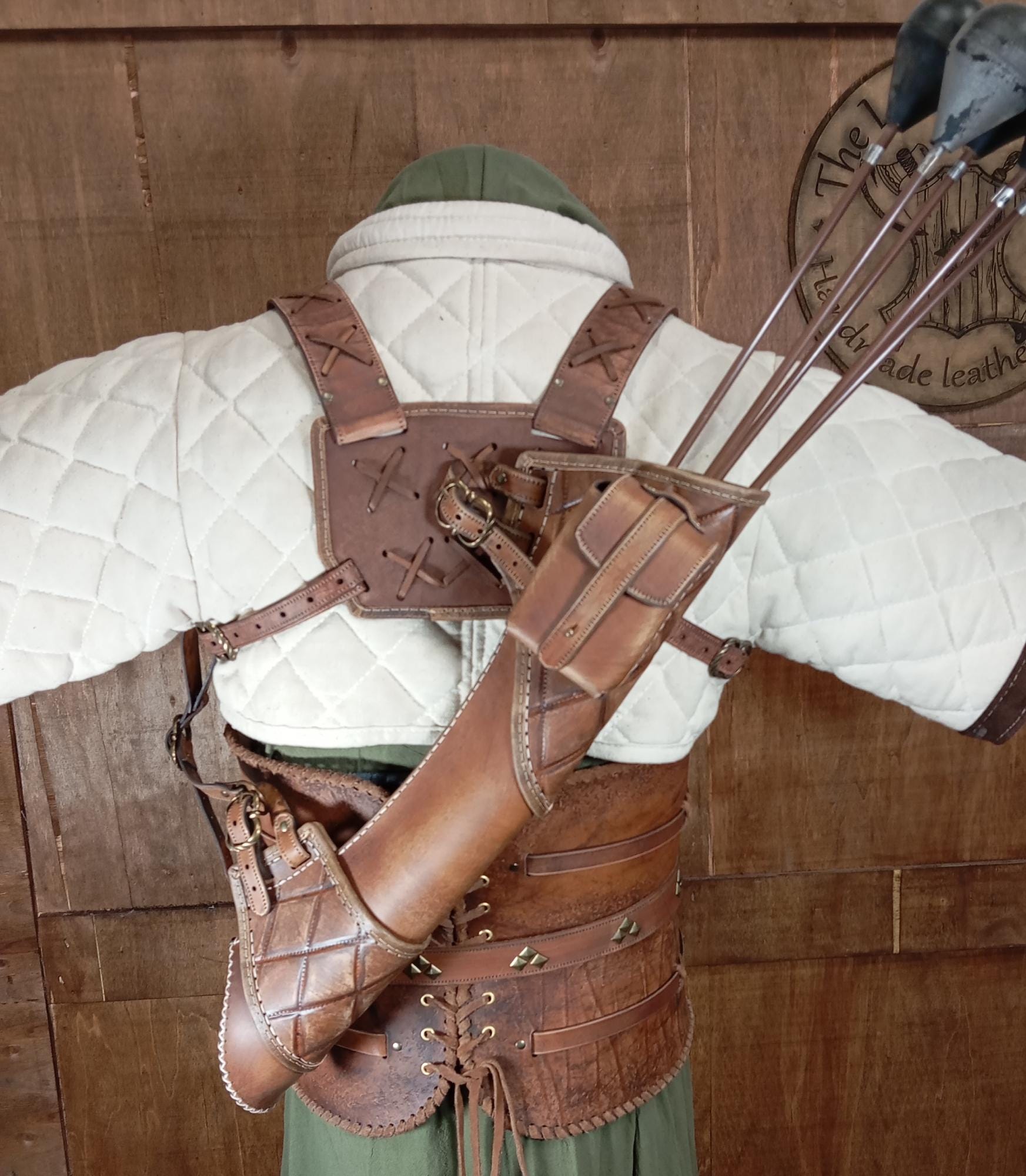 Leather quiver pattern | LARP archery | Easy to make with instructions