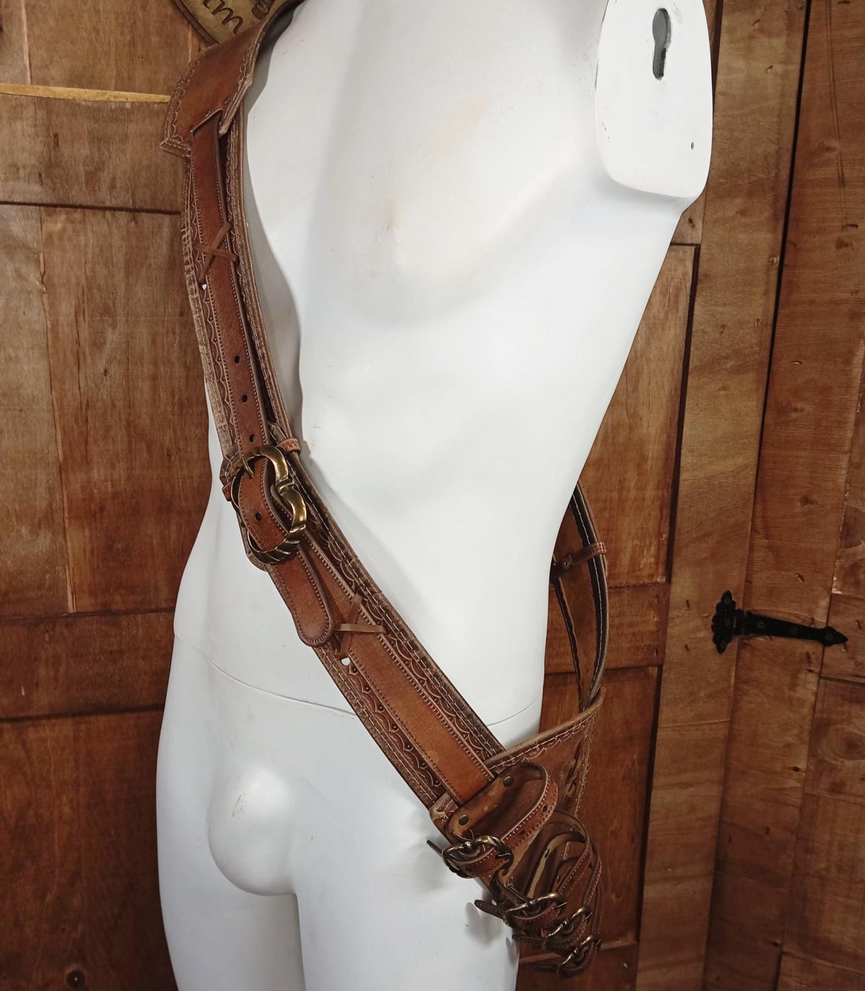 Baldric leather pattern | Steampunk musketeer | DIY instructions