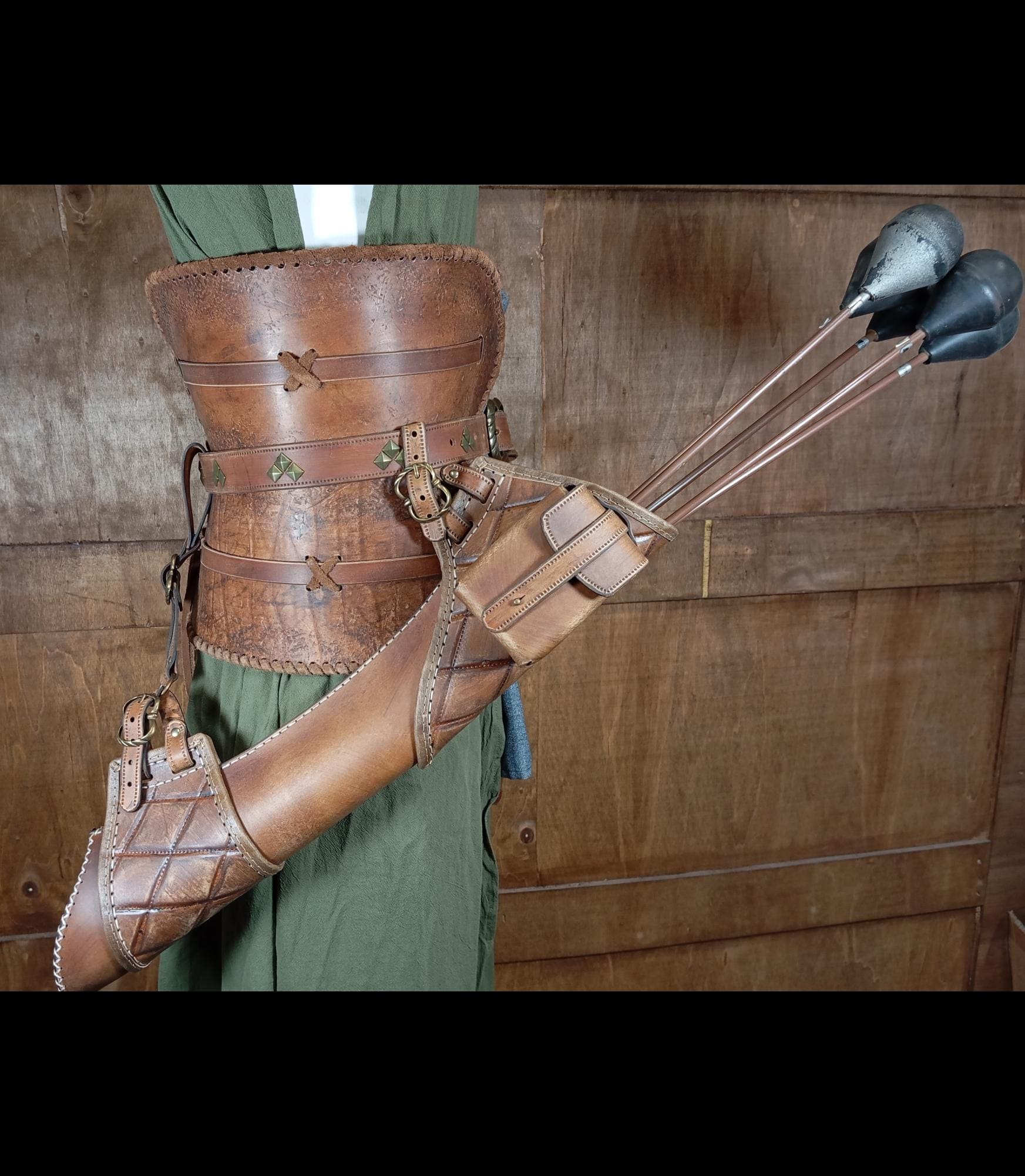 Leather quiver pattern | LARP archery | Easy to make with instructions