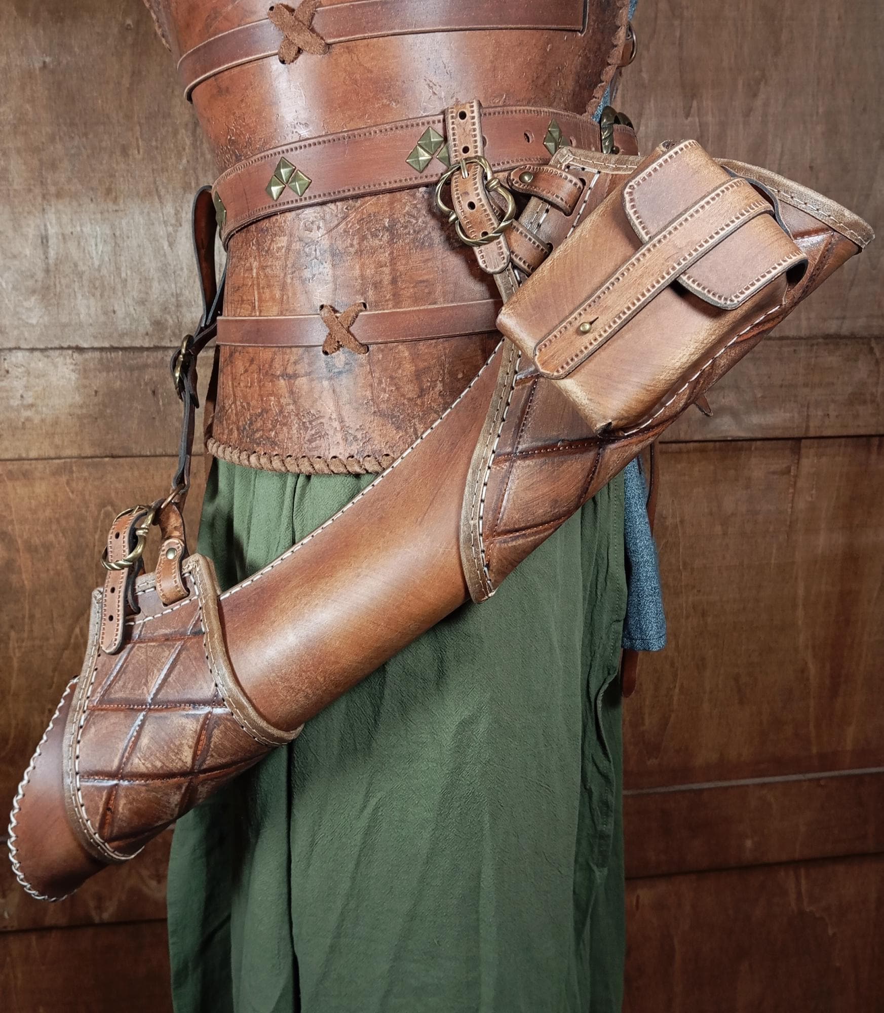 Leather quiver pattern | LARP archery | Easy to make with instructions