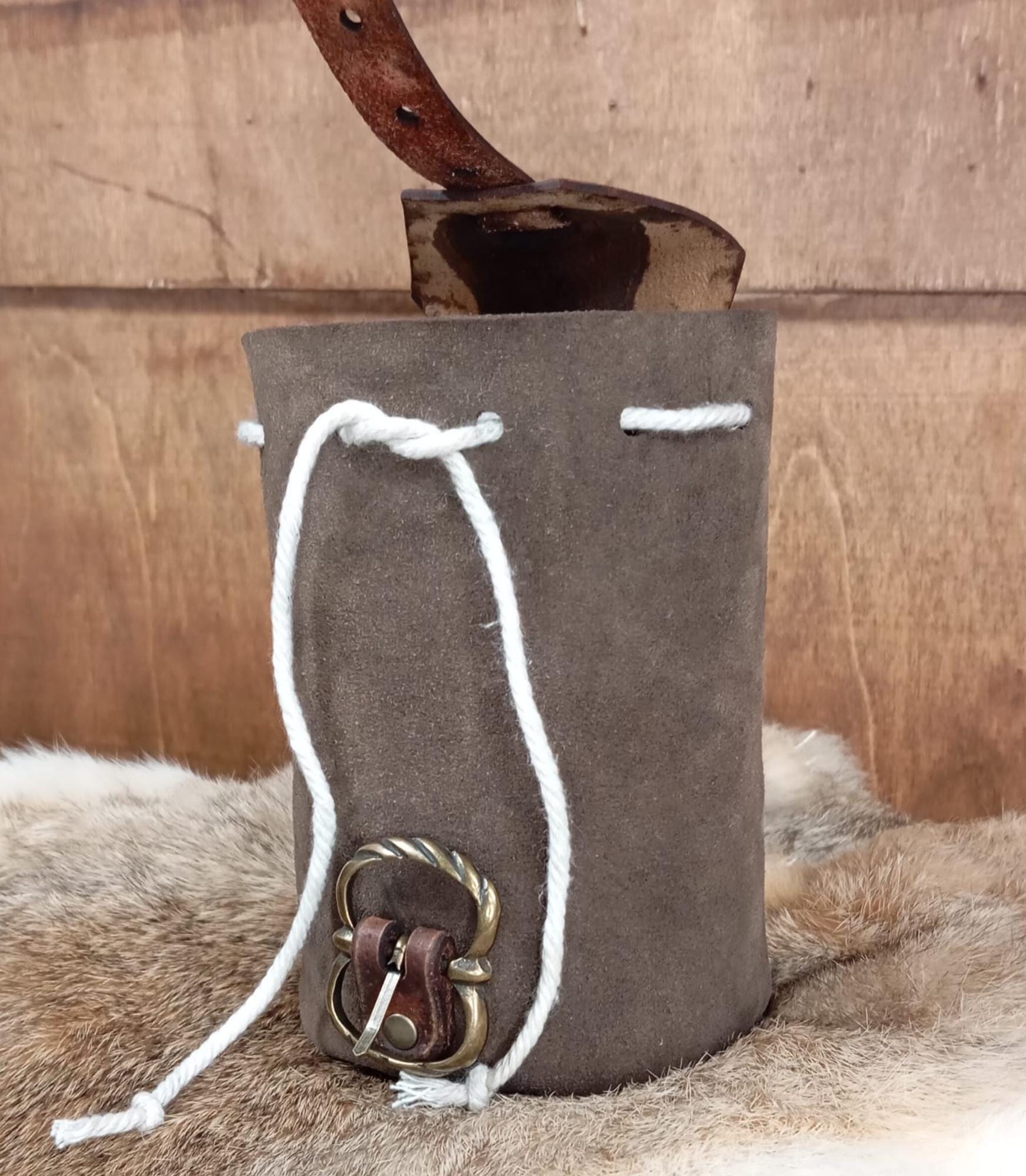 Coin purse leather pattern | Medieval LARP purse | DIY and instructions