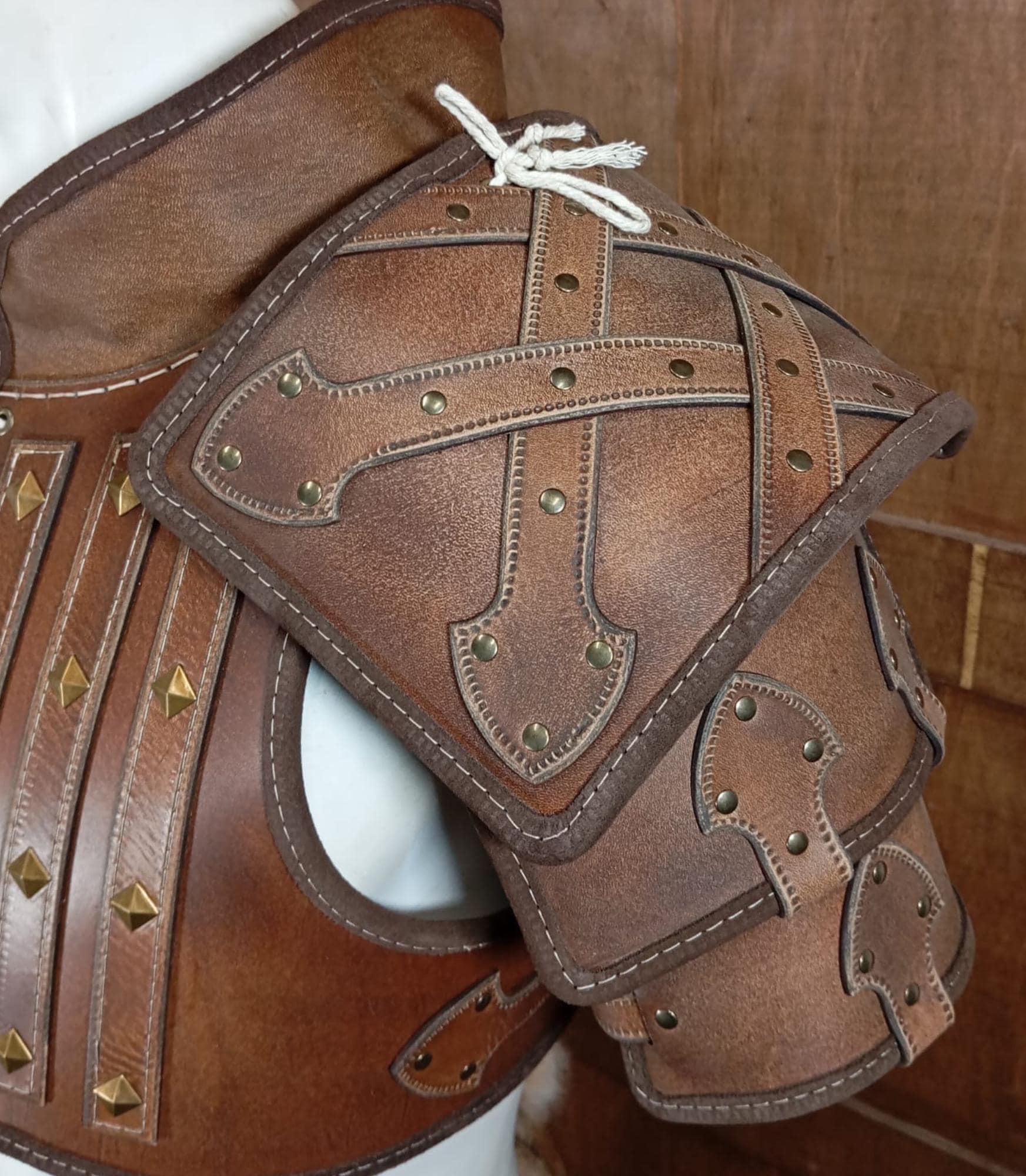 Shoulder pad leather pattern | Witcher LARP | DIY instructions