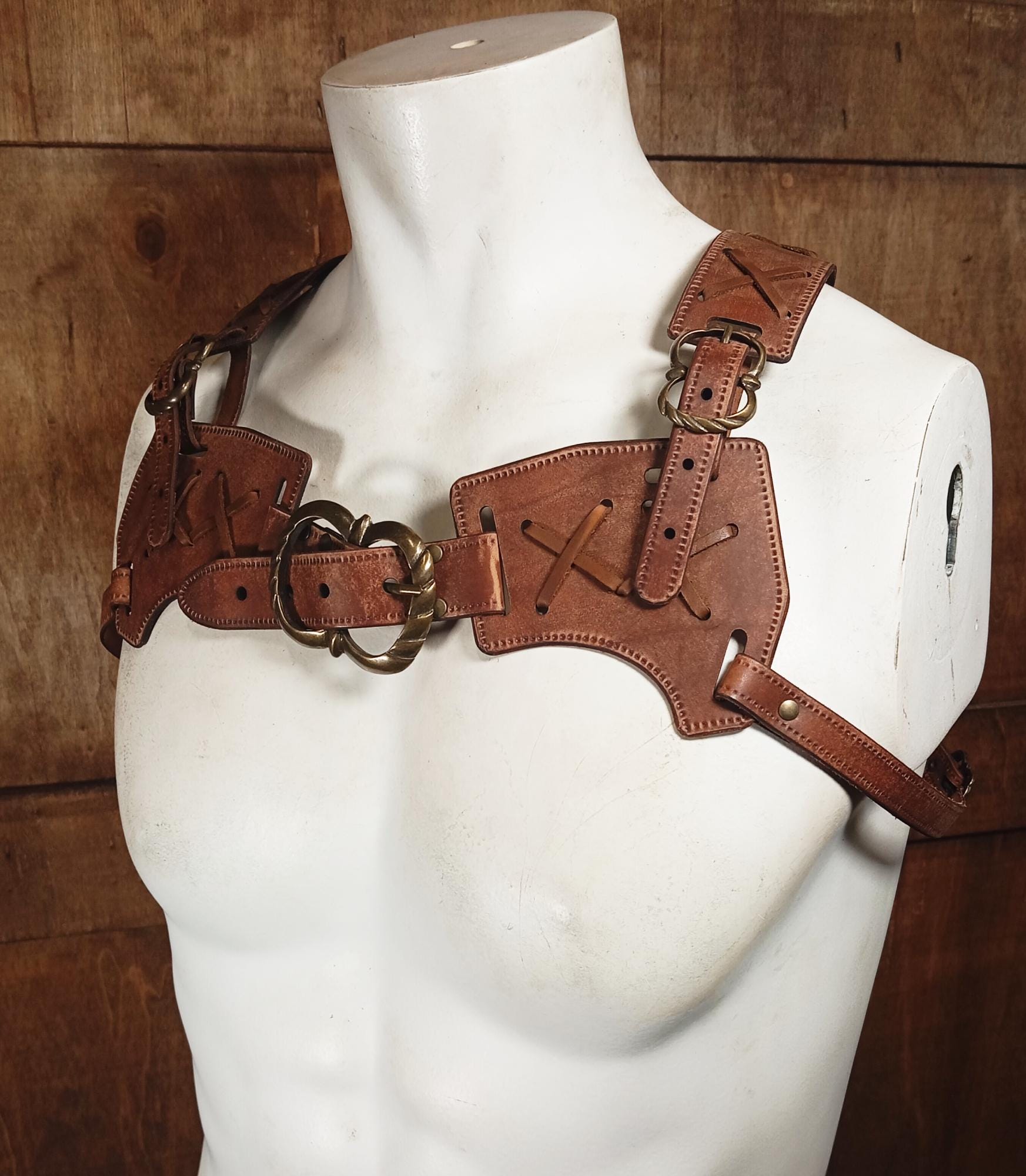Chest harness leather pattern | tactical Rogue LARP | DIY instructions