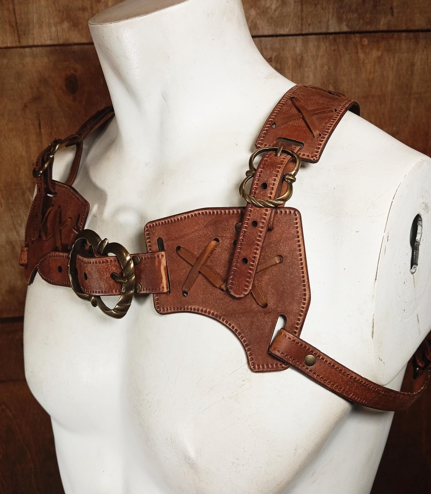 Chest harness leather pattern | tactical Rogue LARP | DIY instructions